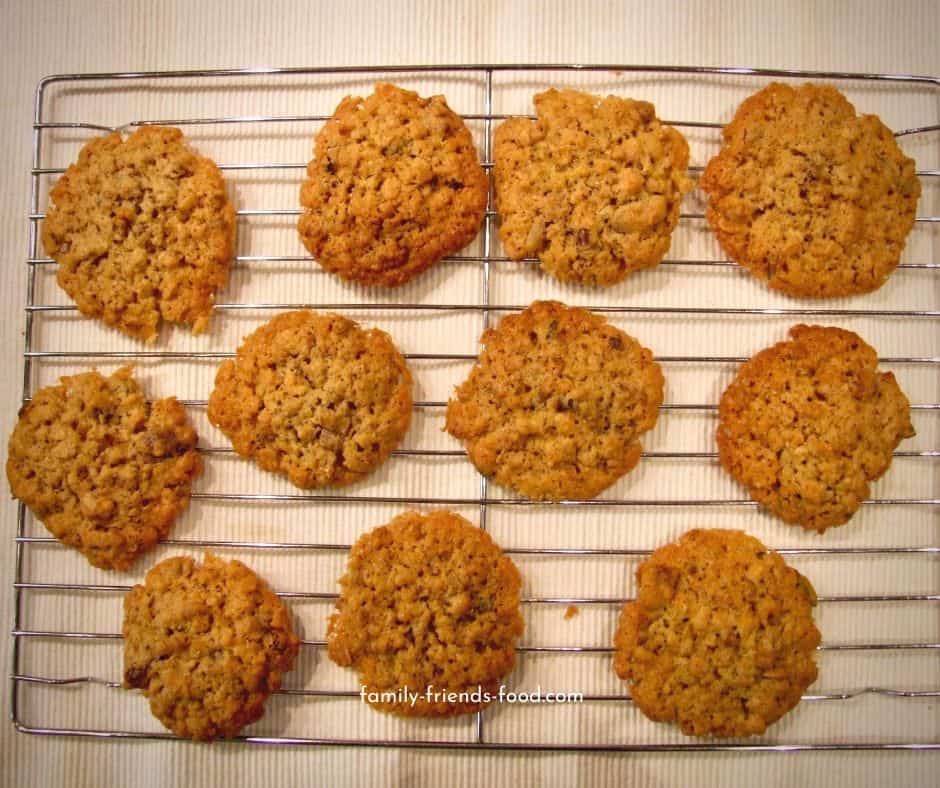Yummy, easy muesli cookies from just 6 ingredients! | Family-Friends-Food